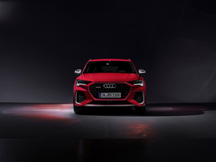  Audi RS Q3 2019 года  (WW) (фото 3 из 65)